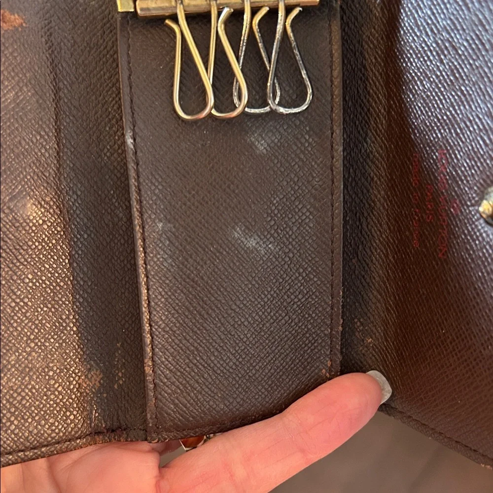 Louis Vuitton Checkered Key Holder with Gold Accent - Picture 11 of 15